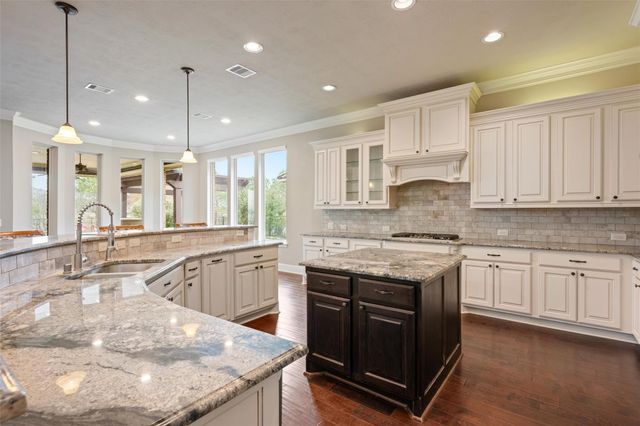 179 Lake View Loop, Fulshear, TX 77441