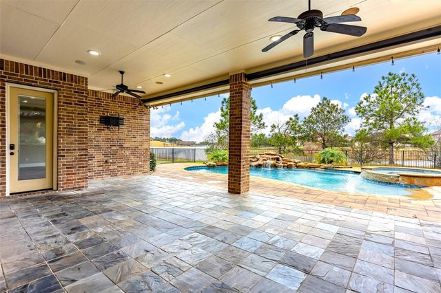 179 Lake View Loop, Fulshear, TX 77441