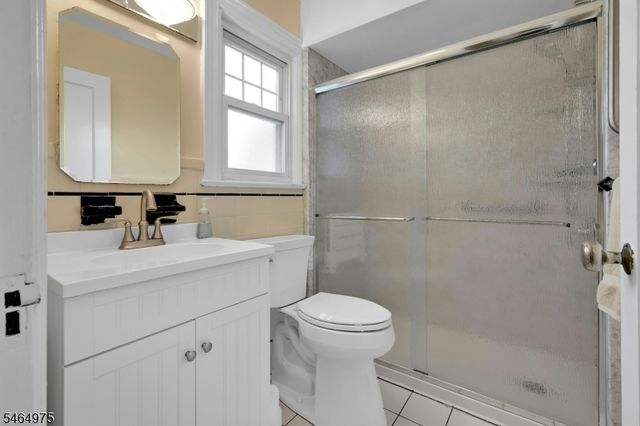 10 Overlook Ter, Bloomfield Twp., NJ 07003