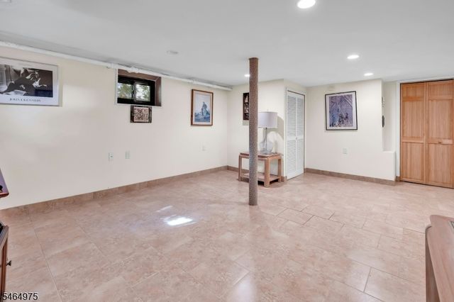 10 Overlook Ter, Bloomfield Twp., NJ 07003