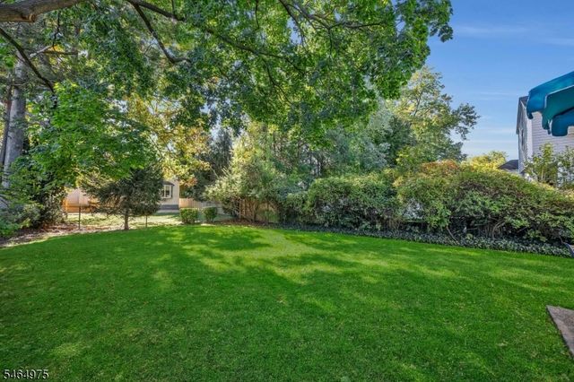 10 Overlook Ter, Bloomfield Twp., NJ 07003