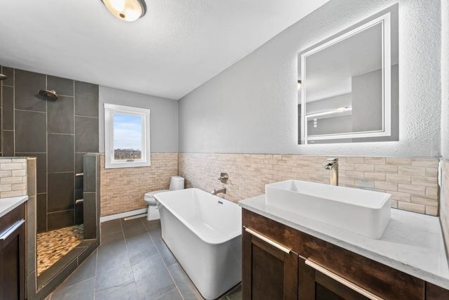 2109 + 2111 Marshalltown Boulevard, Marshalltown, IA 50158