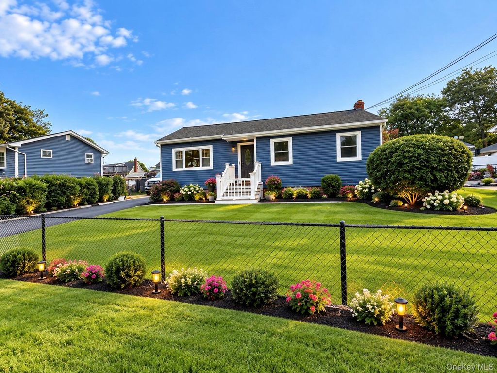 14 Holt Street, Amityville, NY 11701 — exterior