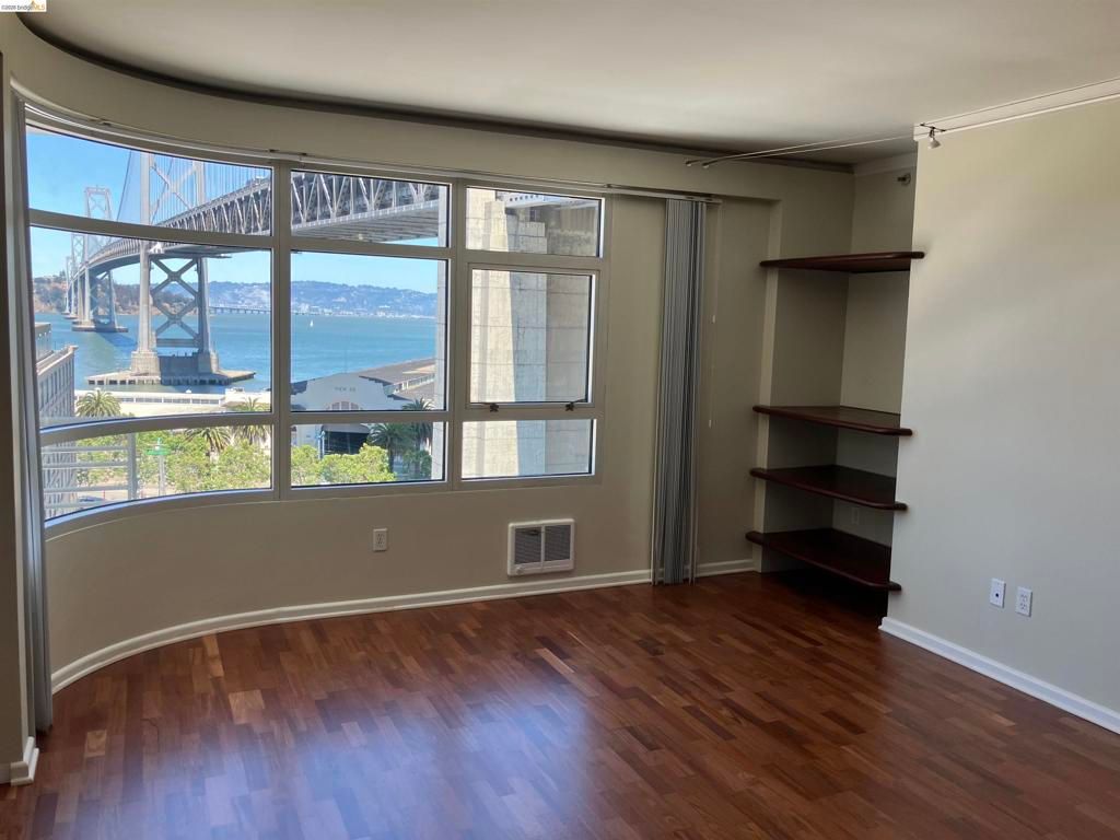 Image 10 of property listing at 403 Main St 801N, San Francisco, CA 94105