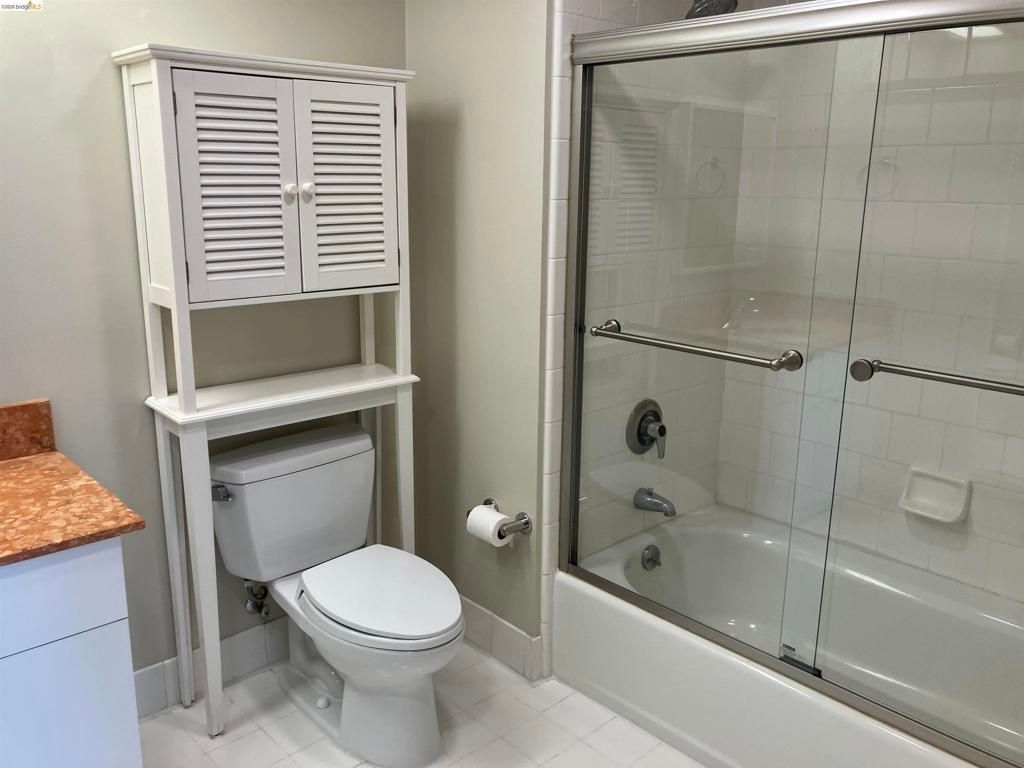 Image 15 of property listing at 403 Main St 801N, San Francisco, CA 94105