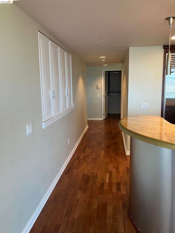 Image 18 of property listing at 403 Main St 801N, San Francisco, CA 94105