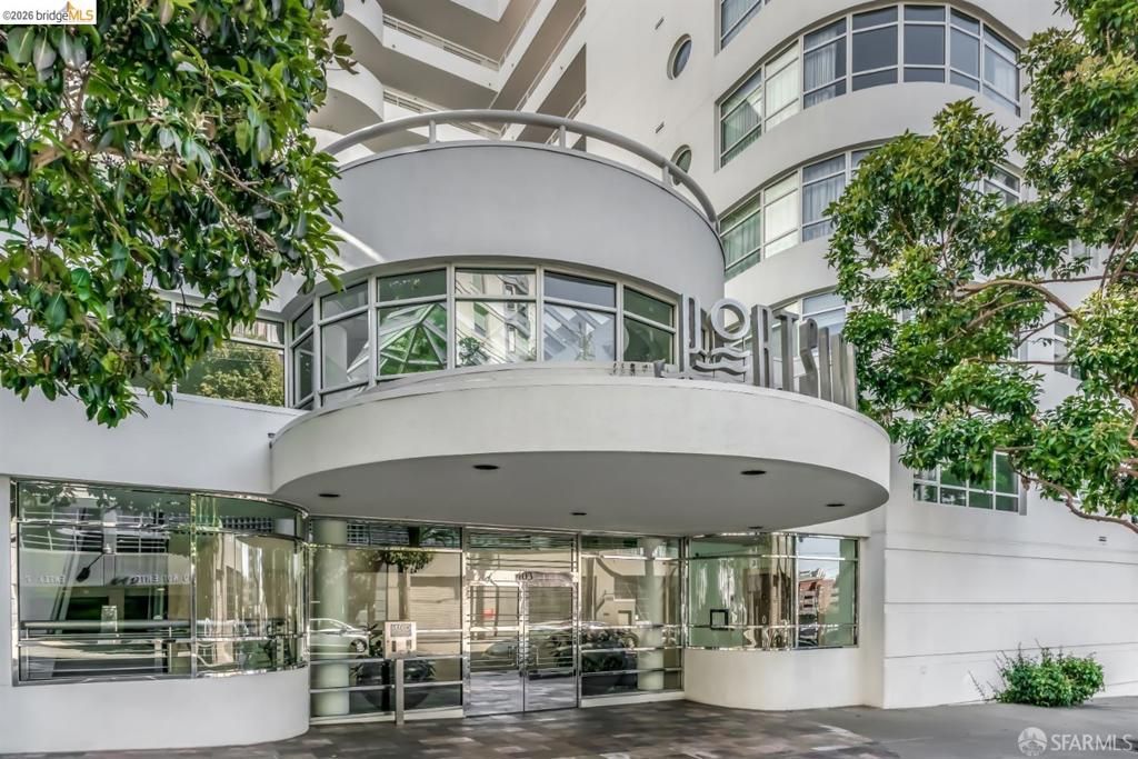 Image 2 of property listing at 403 Main St 801N, San Francisco, CA 94105