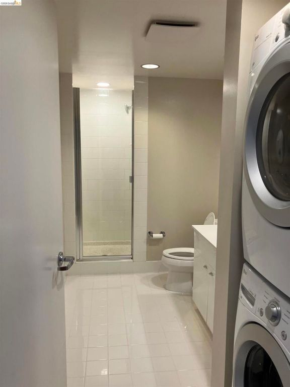 Image 24 of property listing at 403 Main St 801N, San Francisco, CA 94105