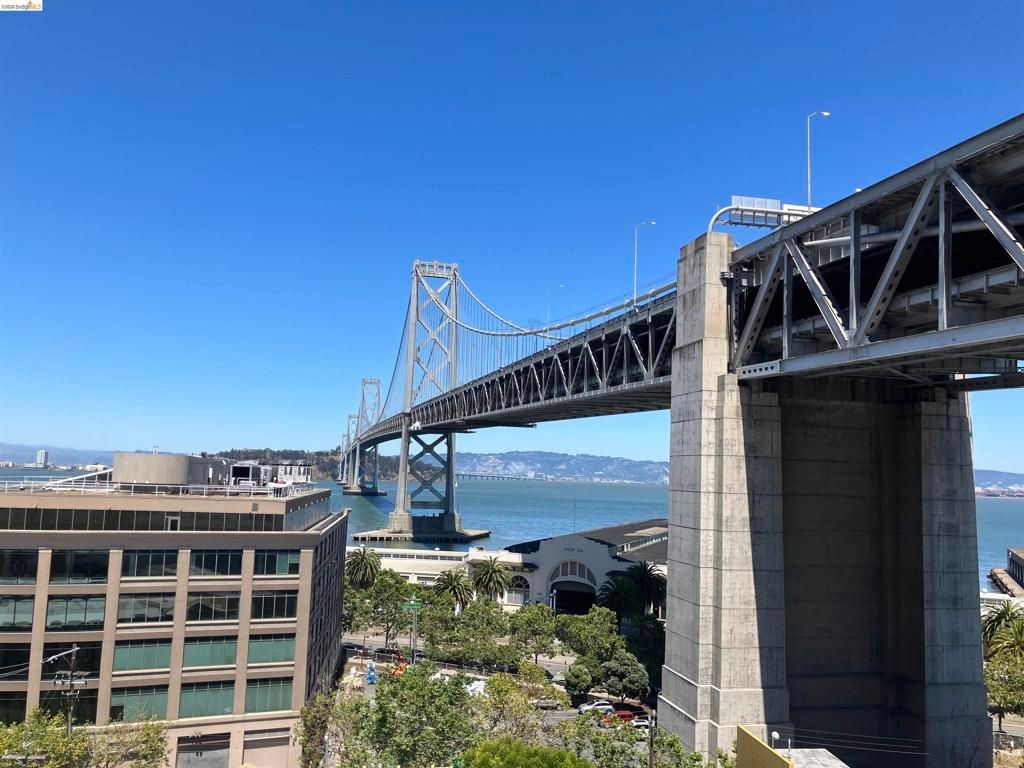 Image 26 of property listing at 403 Main St 801N, San Francisco, CA 94105