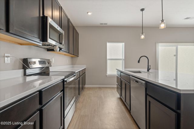 282 Rising Sun Ct, Shepherdsville, KY 40165