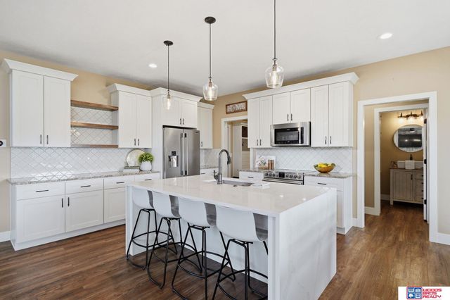 8225 S 97th Street, Lincoln, NE 68526