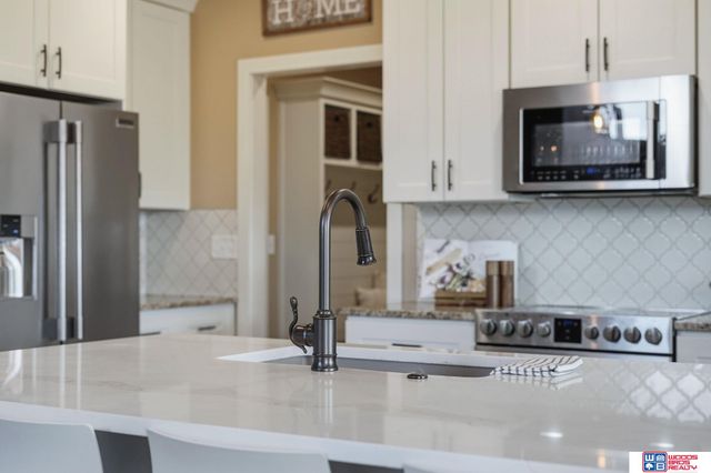 8225 S 97th Street, Lincoln, NE 68526