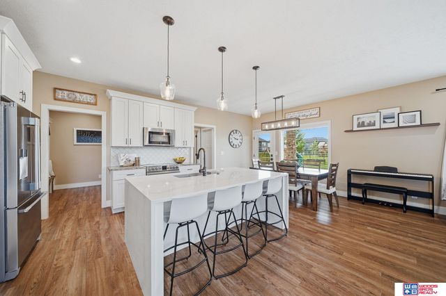 8225 S 97th Street, Lincoln, NE 68526