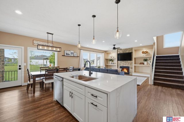 8225 S 97th Street, Lincoln, NE 68526