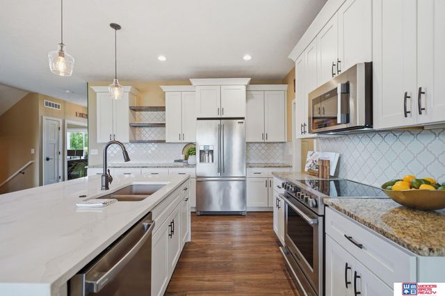 8225 S 97th Street, Lincoln, NE 68526
