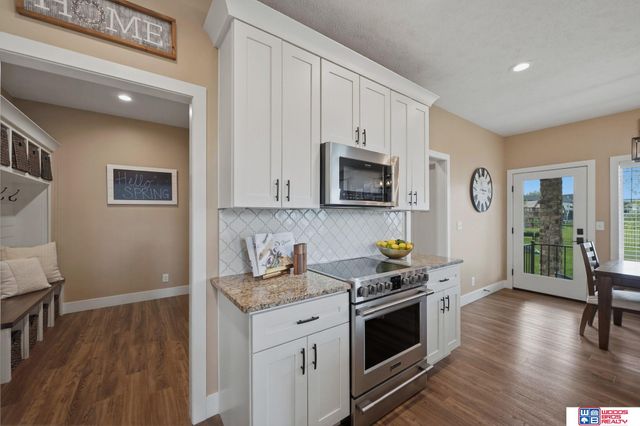 8225 S 97th Street, Lincoln, NE 68526