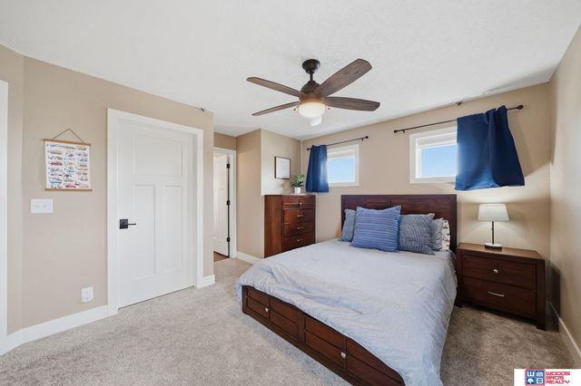 8225 S 97th Street, Lincoln, NE 68526
