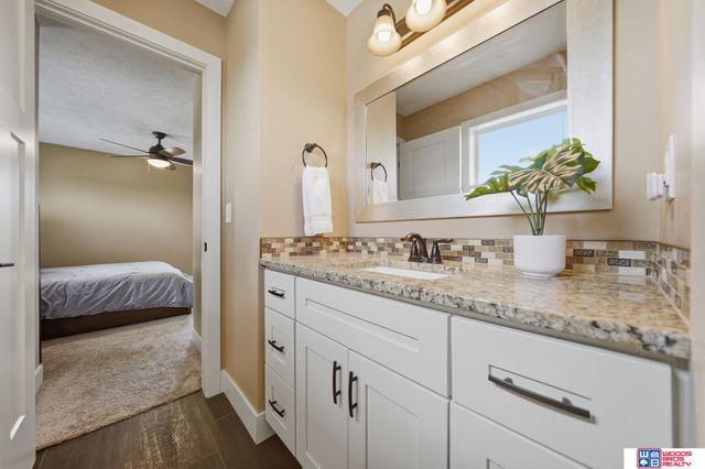 8225 S 97th Street, Lincoln, NE 68526