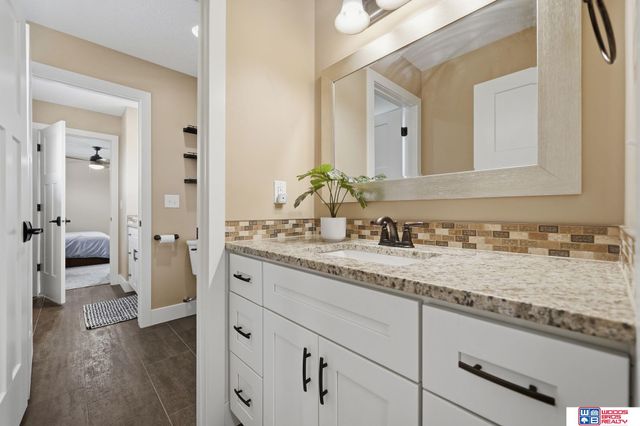 8225 S 97th Street, Lincoln, NE 68526