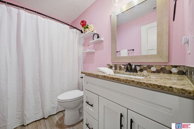 8225 S 97th Street, Lincoln, NE 68526