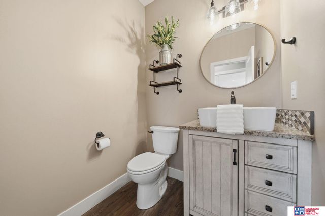 8225 S 97th Street, Lincoln, NE 68526
