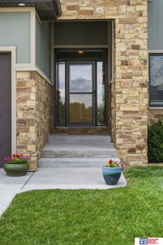 8225 S 97th Street, Lincoln, NE 68526