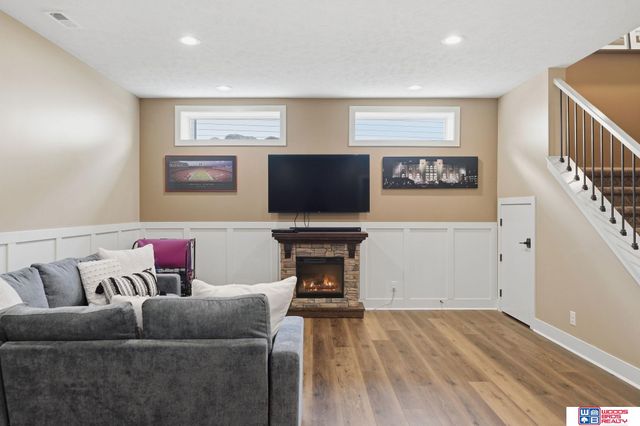 8225 S 97th Street, Lincoln, NE 68526