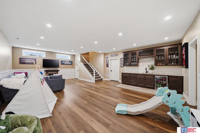 8225 S 97th Street, Lincoln, NE 68526