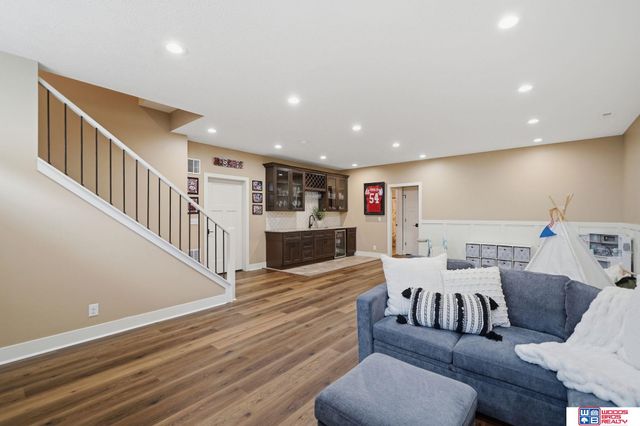 8225 S 97th Street, Lincoln, NE 68526
