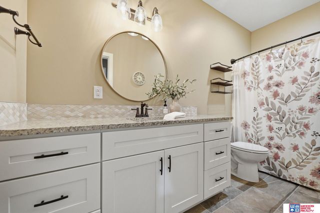 8225 S 97th Street, Lincoln, NE 68526