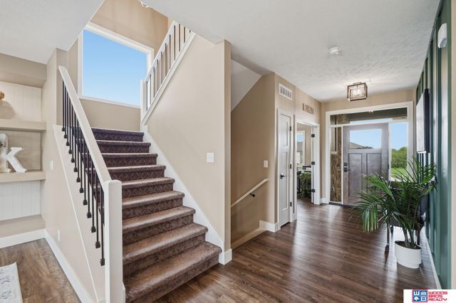 8225 S 97th Street, Lincoln, NE 68526