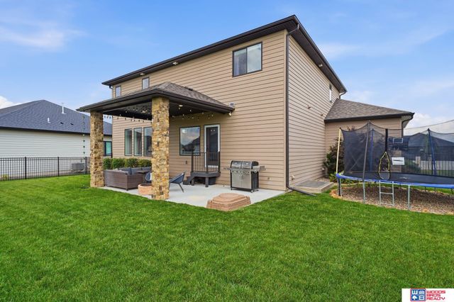 8225 S 97th Street, Lincoln, NE 68526