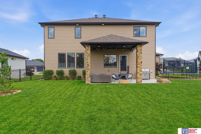 8225 S 97th Street, Lincoln, NE 68526