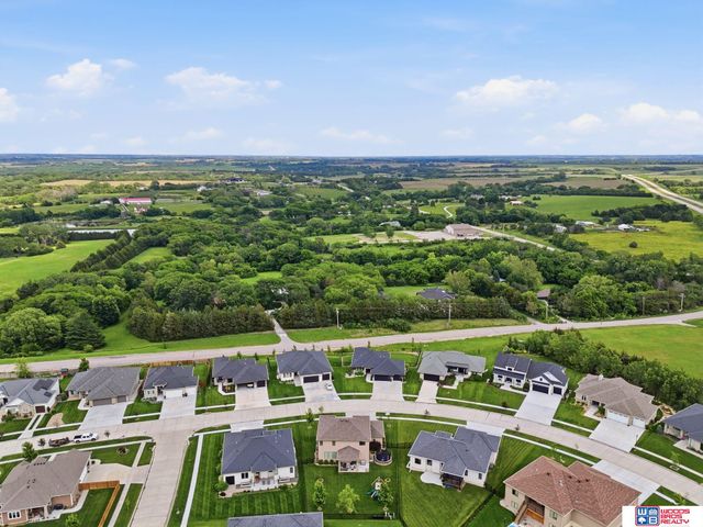 8225 S 97th Street, Lincoln, NE 68526
