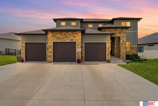 8225 S 97th Street, Lincoln, NE 68526