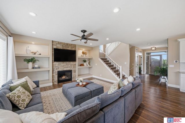 8225 S 97th Street, Lincoln, NE 68526
