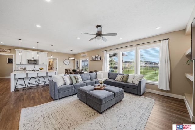 8225 S 97th Street, Lincoln, NE 68526