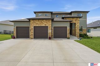 8225 S 97th Street, Lincoln, NE 68526