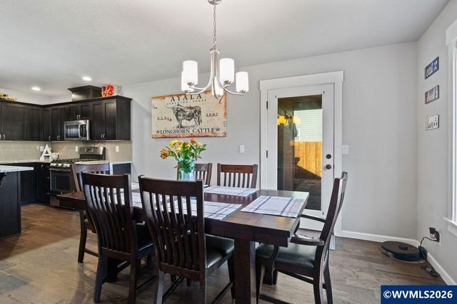 910 Grant St, Mt Angel, OR 97362