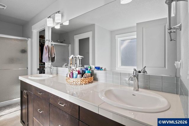 910 Grant St, Mt Angel, OR 97362