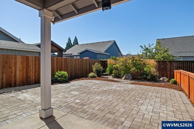 910 Grant St, Mt Angel, OR 97362