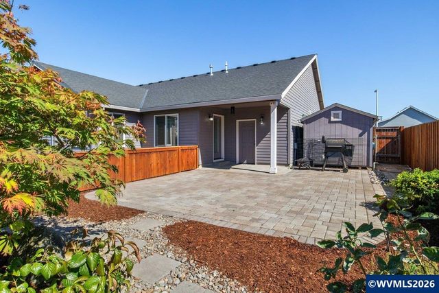 910 Grant St, Mt Angel, OR 97362
