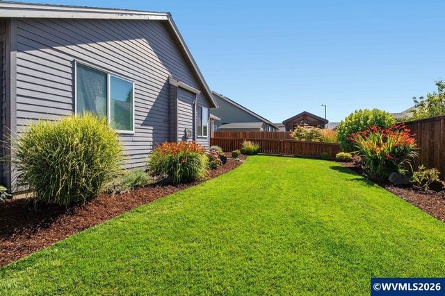 910 Grant St, Mt Angel, OR 97362
