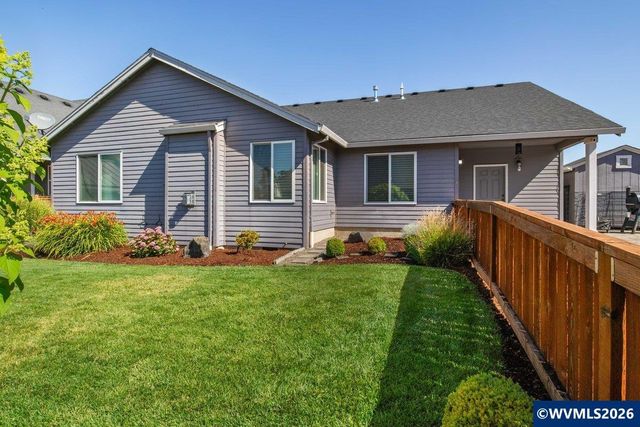 910 Grant St, Mt Angel, OR 97362