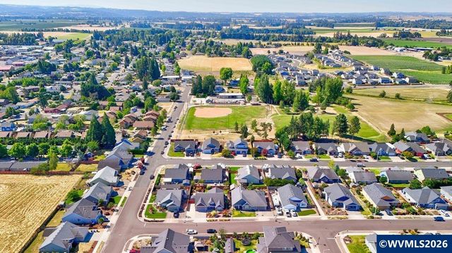 910 Grant St, Mt Angel, OR 97362