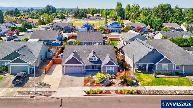 910 Grant St, Mt Angel, OR 97362