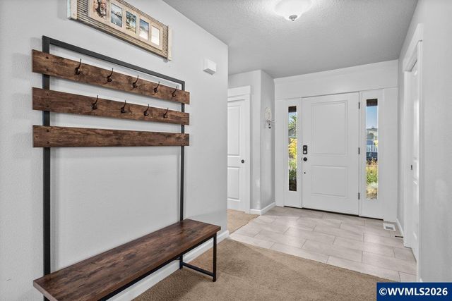 910 Grant St, Mt Angel, OR 97362