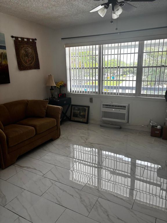 237 NORTHAMPTON L, West Palm Beach, FL 33417