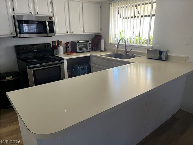 6412 Pearcrest Road, Las Vegas, NV 89108