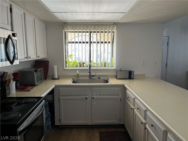 6412 Pearcrest Road, Las Vegas, NV 89108